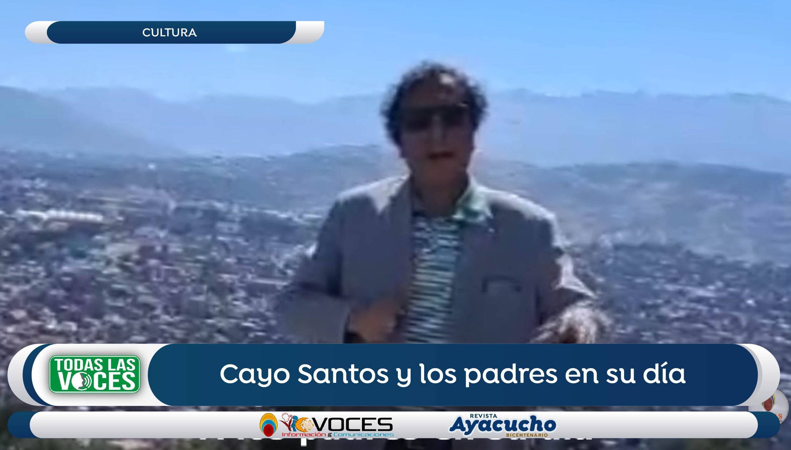 Cayo Santos y los padres en su día
